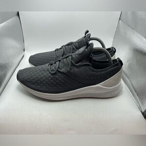 New Balance Fresh Foam Lazr mens gray sneakers size 8.5 D